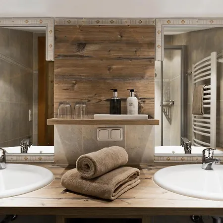 Kompleks wypoczynkowy Holzlebn 3*